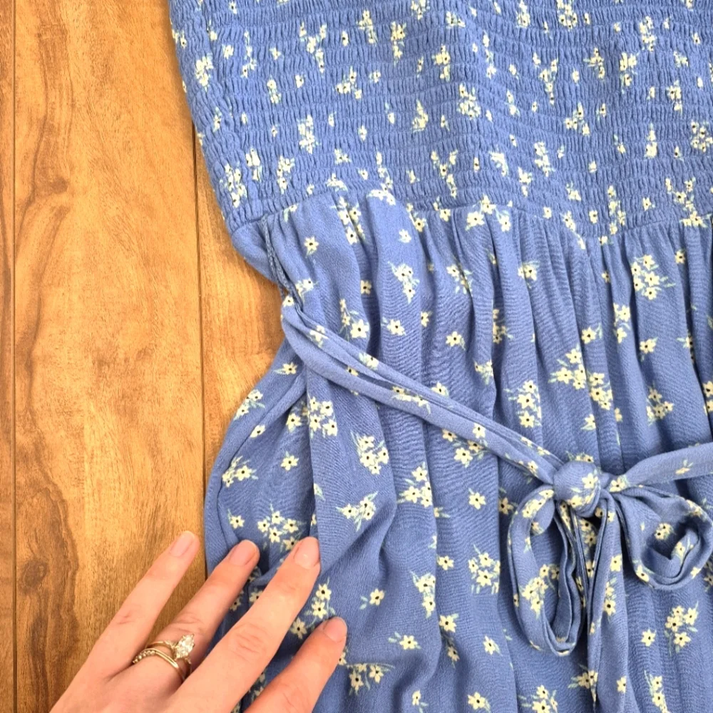 American Eagle Women’s Blue Floral Smocked Halter Jumpsuit with Pockets – Size M - Picture 4 of 7